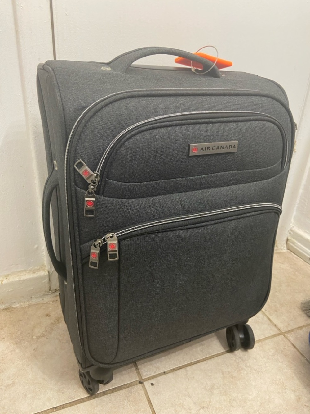 Air canada carry on luggage